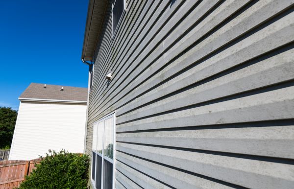 Cost of Vinyl Siding Panel Replacement in Longmont